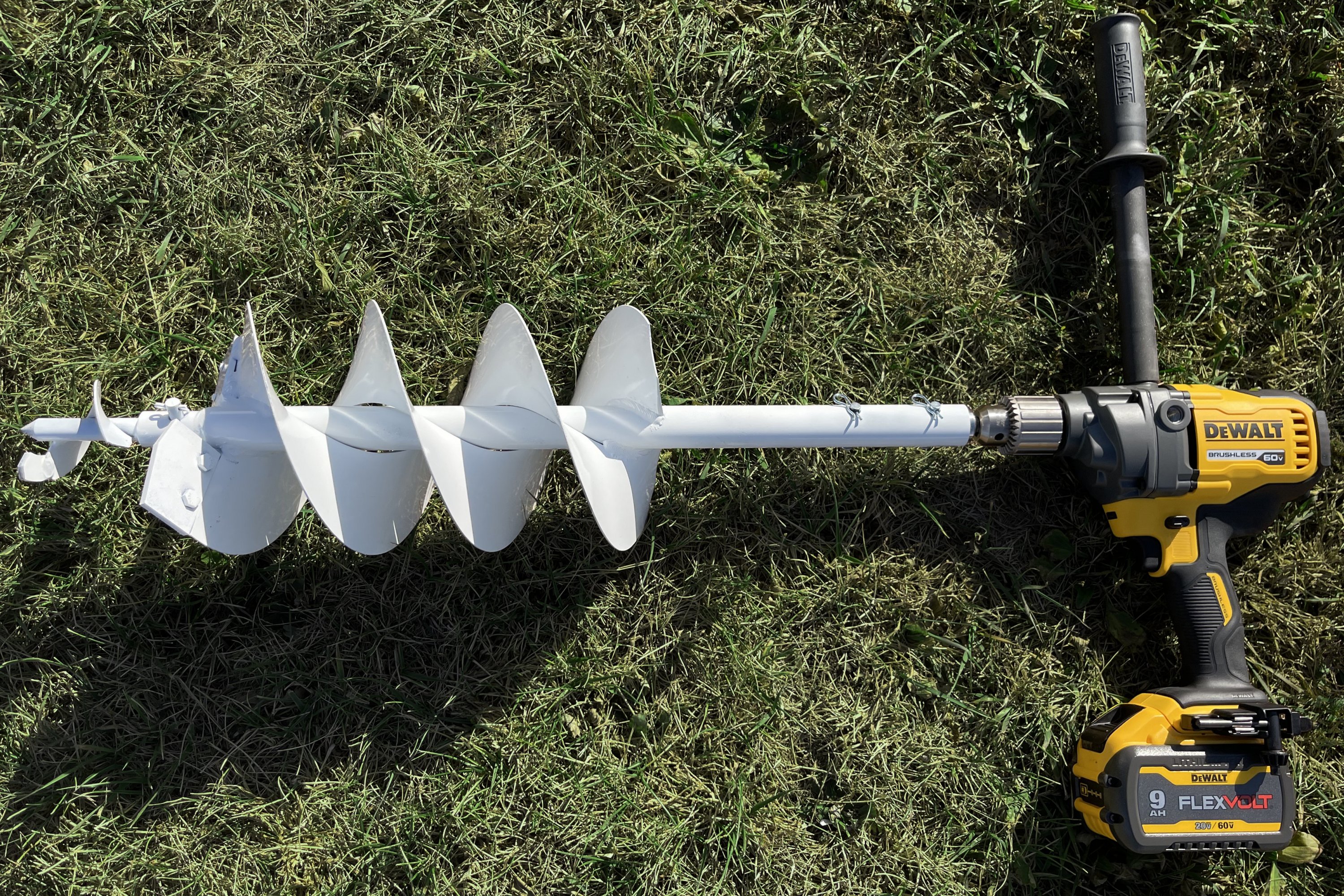 twist_n_plant_pro_auger_with_dewalt_drill
